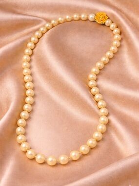 Vintage 20" Faux Pearl Strand with Yellow Floral Enamel Clasp
